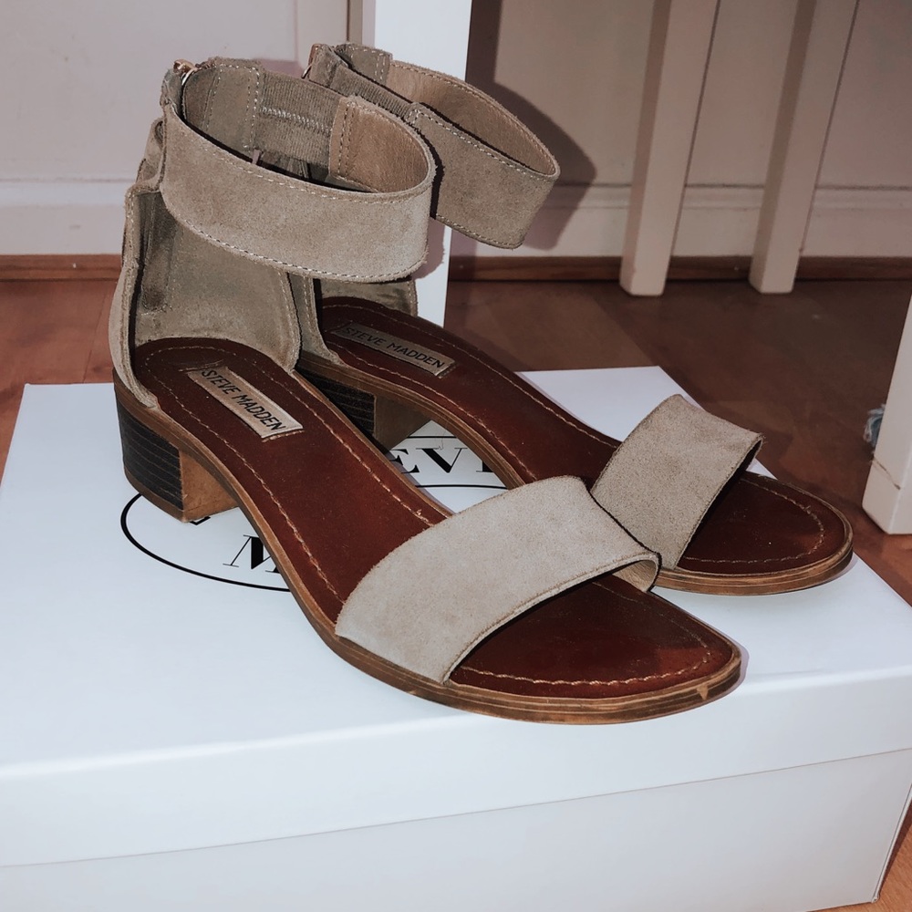 Steve Madden Sandals ✨